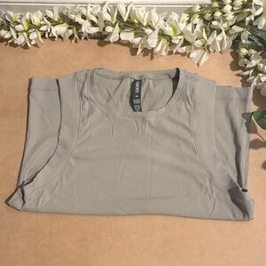 3/$20 🧨 Vuori Tank Top XXL